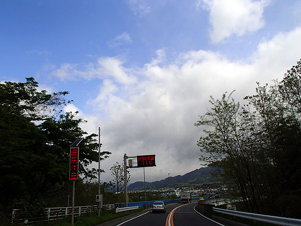月夜野バイパスを走行